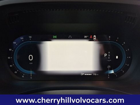 Certified 2025 Volvo XC60 B5 Plus image 21