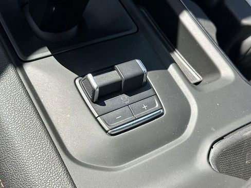 Used 2025 GMC Sierra 1500 AT4 image 40