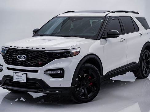 Used 2020 Ford Explorer ST w/ ST Street Pack image 3