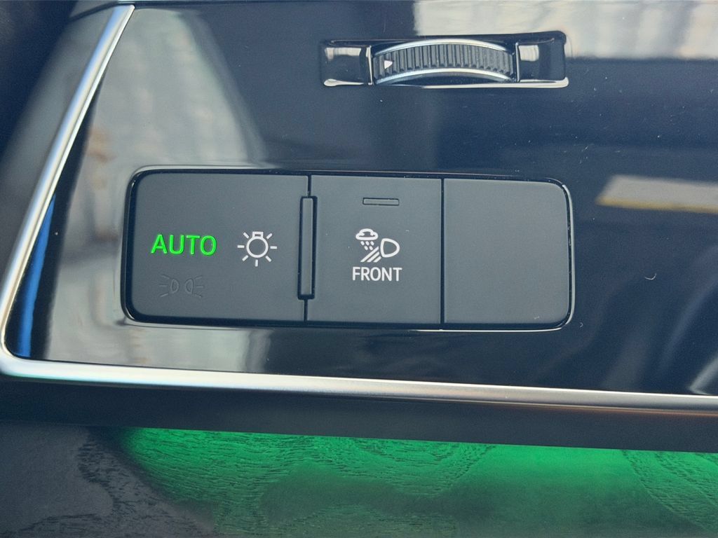 Used 2021 Audi Q8 Premium Plus w/ Premium Plus Package AWD/4WD image 23