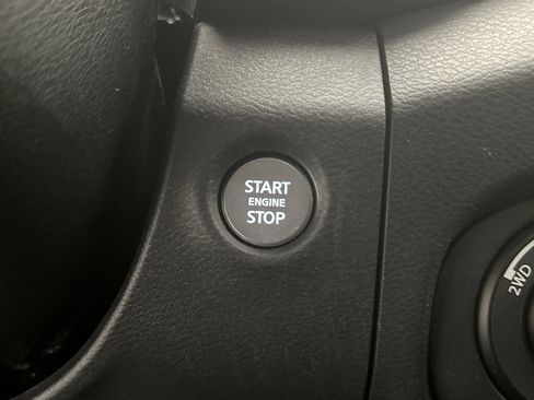 Used 2022 Nissan Frontier PRO-4X w/ Pro-4X Premium Package AWD/4WD image 22