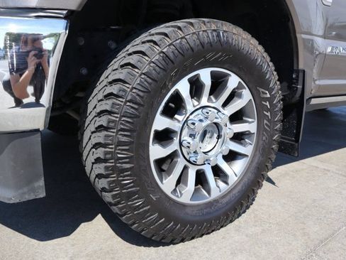 Used 2022 Ford F350 Lariat w/ Lariat Ultimate Package AWD/4WD image 8