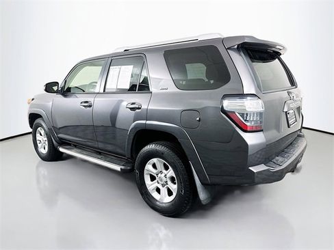 Used 2017 Toyota 4Runner SR5 Premium image 5