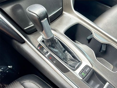Used 2018 Honda Accord Sport image 16