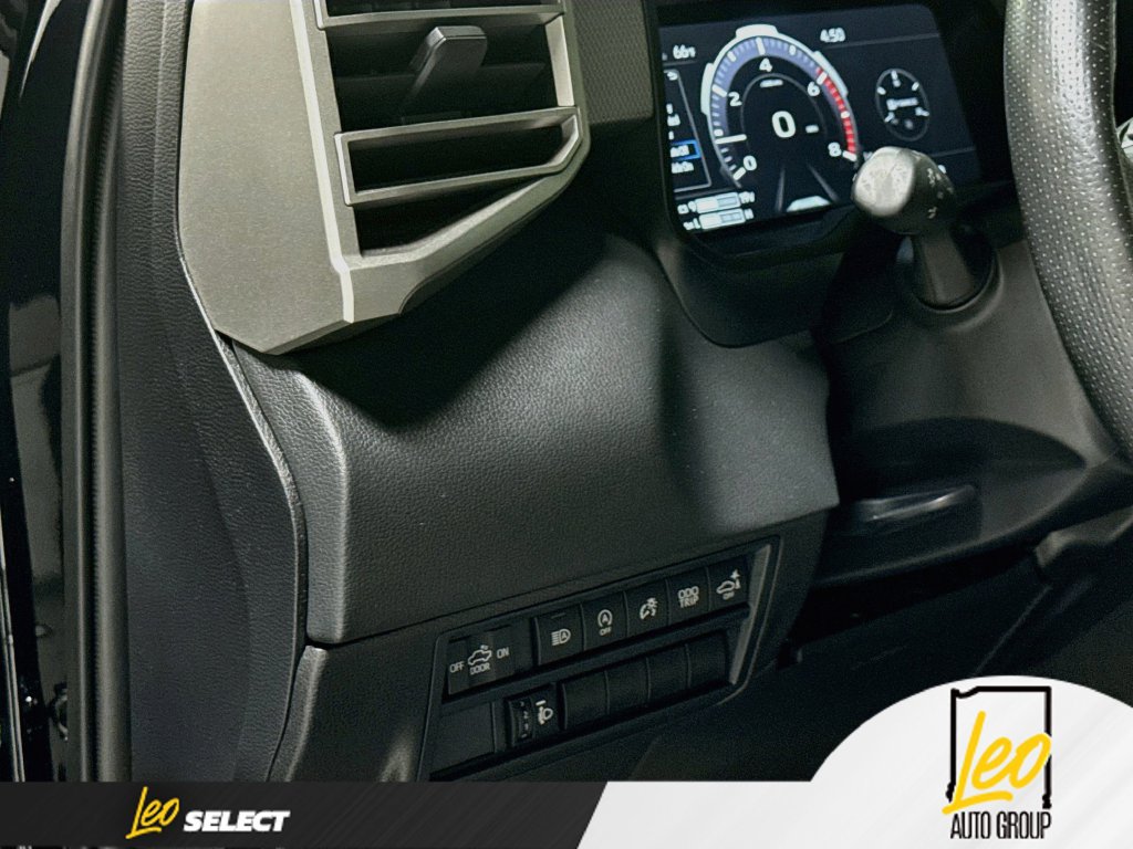 Used 2025 Toyota Tundra Limited AWD/4WD image 14