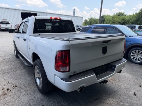 Used 2018 RAM 1500 Express w/ Express Value Package AWD/4WD image 13