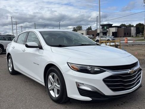 Used 2022 Chevrolet Malibu LS w/ Driver Confidence Package image 1