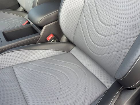 New 2026 Volkswagen Tiguan SE R-Line image 13