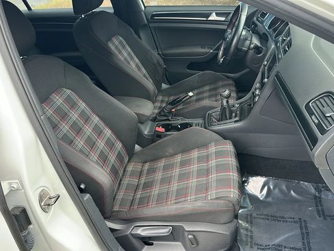 Used 2017 Volkswagen GTI SE FWD image 24