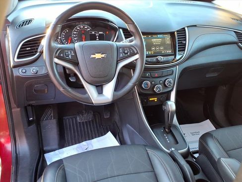 Used 2019 Chevrolet Trax LT w/ LT Convenience Package image 15