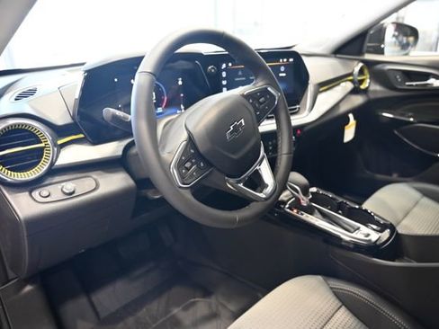 New 2026 Chevrolet Trax LT w/ Driver Confidence Package FWD image 19