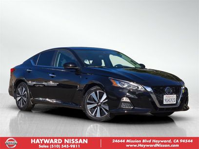 Used 2021 Nissan Altima 2.5 SV w/ SV Premium Package