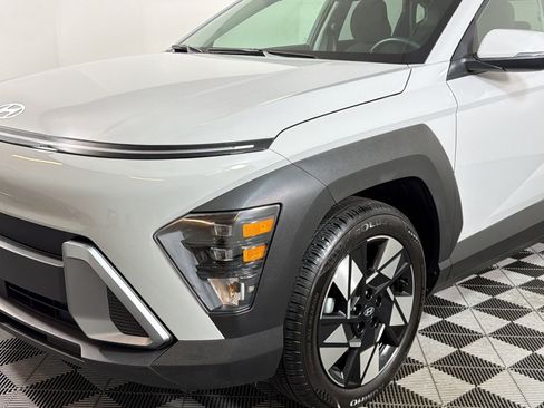 Used 2025 Hyundai Kona SEL FWD image 9