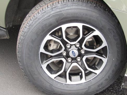 Used 2024 Ford Expedition XLT image 23