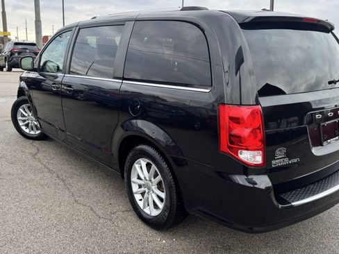 Used 2020 Dodge Grand Caravan SXT image 5