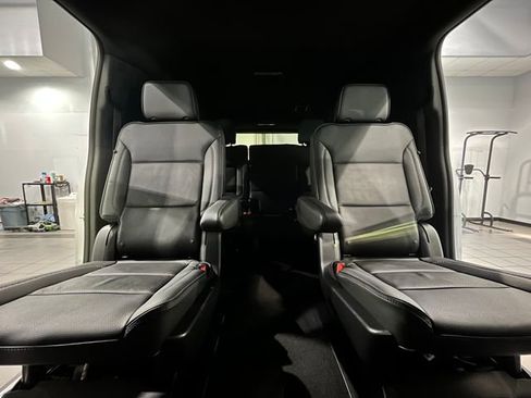 Used 2025 GMC Yukon XL Denali AWD/4WD image 27