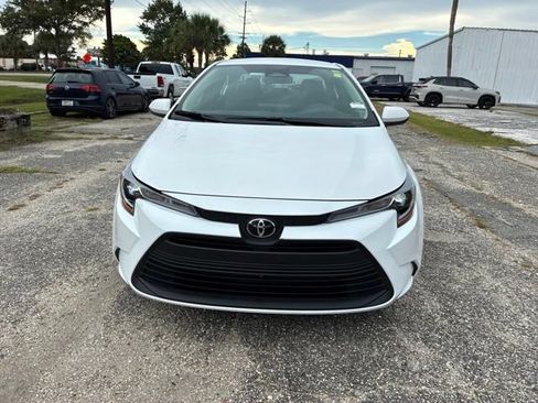 Used 2026 Toyota Corolla LE FWD image 8