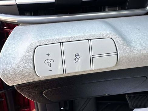 Used 2025 Hyundai Elantra Limited w/ Cargo Package FWD image 20