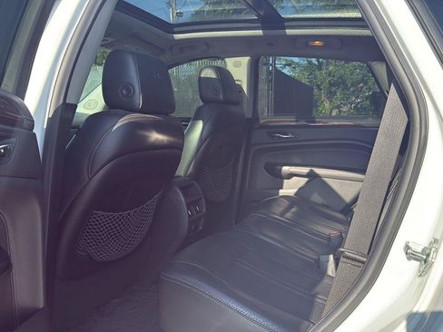 Used 2016 Cadillac SRX Luxury FWD image 10