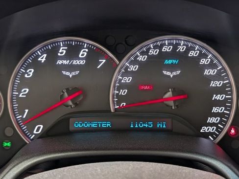 Used 2007 Chevrolet Corvette Coupe w/ Performance Package RWD image 21