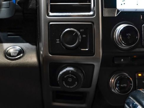 Used 2016 Ford F150 Lariat w/ Equipment Group 502A Luxury RWD image 31