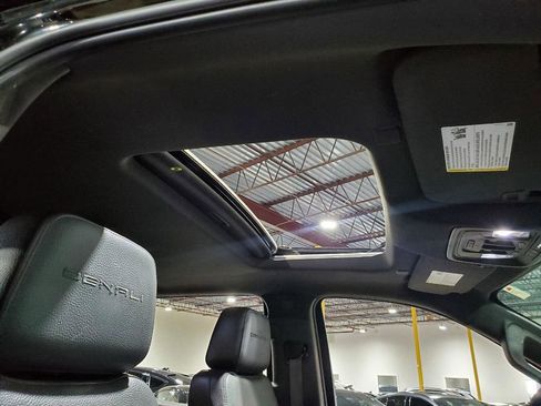 Used 2019 GMC Sierra 1500 Denali w/ Technology Package image 16