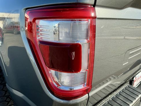 Used 2021 Ford F150 Lariat w/ Max Trailer Tow Package image 13