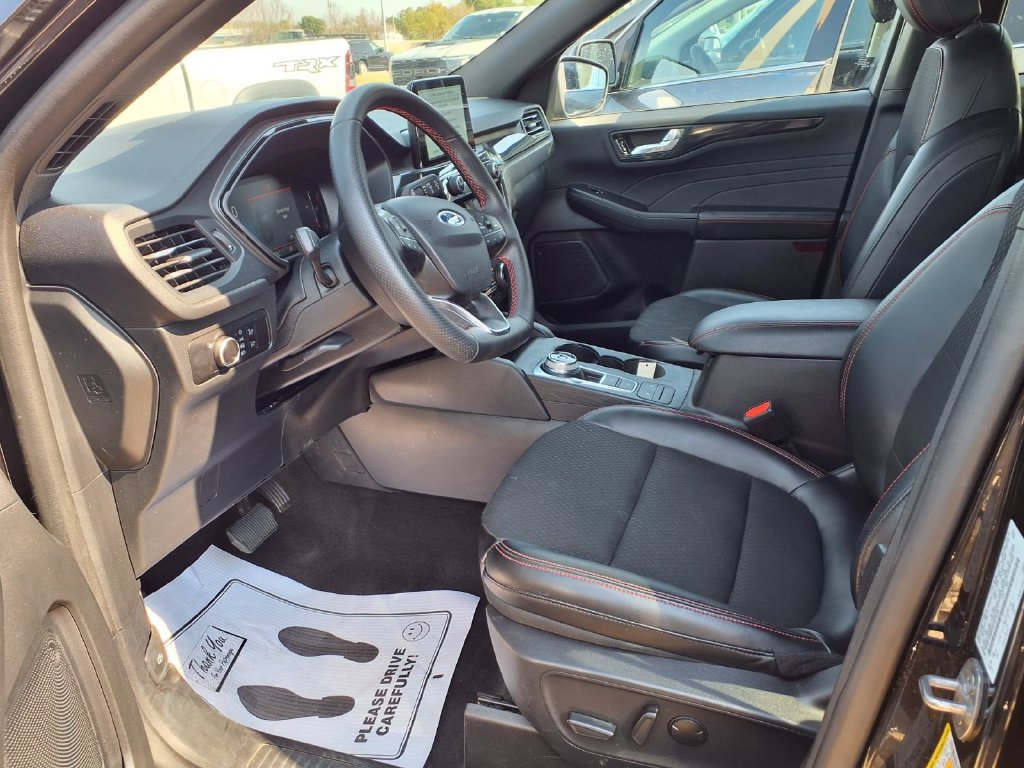 Used 2025 Ford Escape ST-Line AWD/4WD image 14