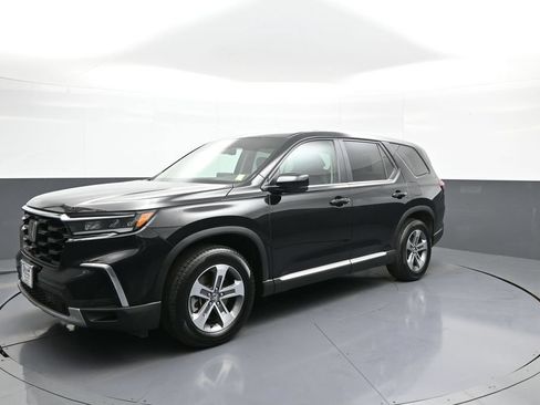 Certified 2025 Honda Pilot EX-L image 10