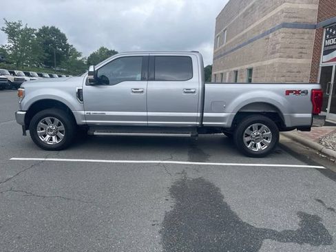 Used 2022 Ford F250 XLT w/ XLT Premium Package AWD/4WD image 4