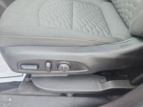 Used 2019 Chevrolet Equinox LT image 17