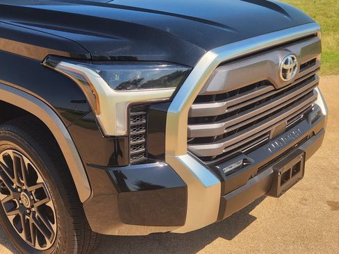 Used 2024 Toyota Tundra Limited w/ Power Package AWD/4WD image 12