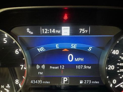 Used 2023 Nissan Murano SL w/ SL Moonroof Package FWD image 24