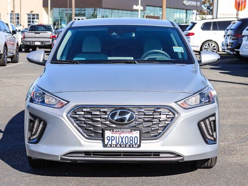 Used 2022 Hyundai Ioniq SE image 2