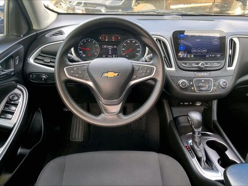Used 2022 Chevrolet Malibu LS image 5