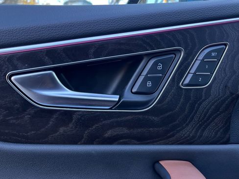 Used 2023 Audi Q8 Prestige image 64