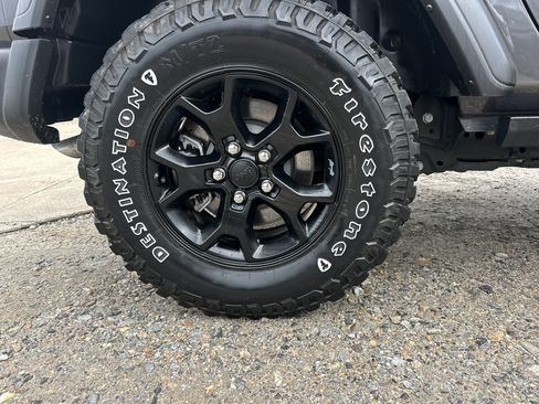Used 2022 Jeep Wrangler Sport AWD/4WD image 16