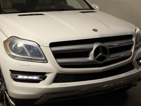 Used 2014 Mercedes-Benz GL 450 4MATIC image 41