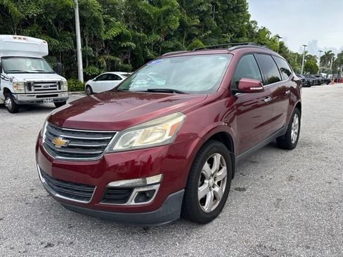 Used 2017 Chevrolet Traverse LT w/ Style and Technology Package FWD image 5