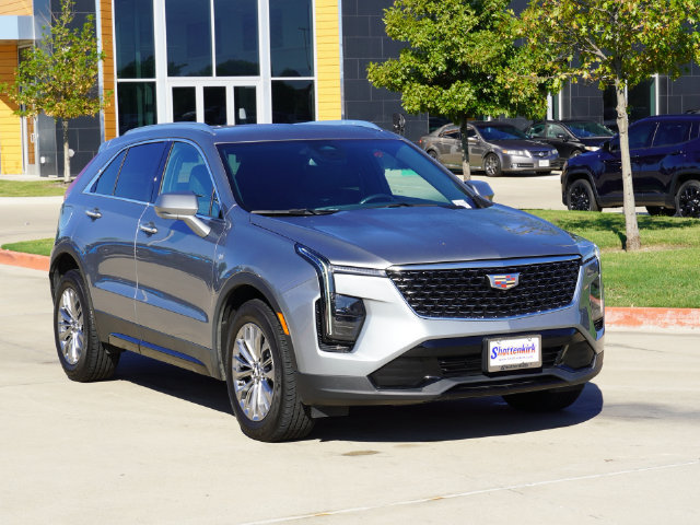 Used 2025 Cadillac XT4 Premium Luxury FWD image 4