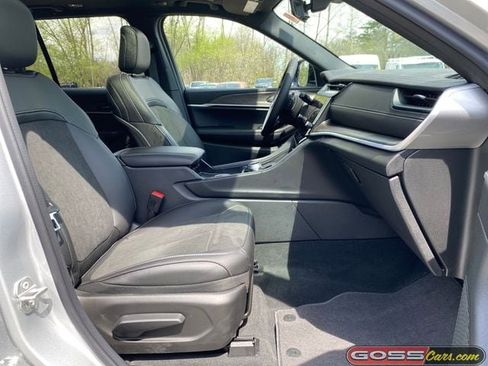 New 2026 Jeep Grand Cherokee Altitude AWD/4WD image 6