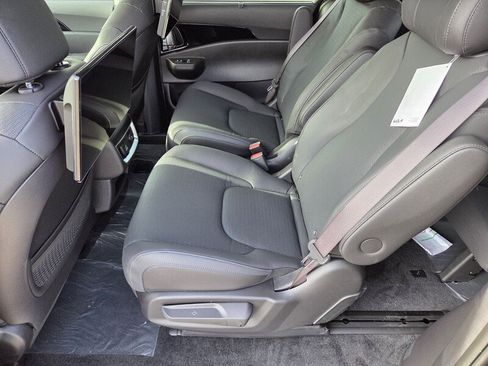New 2026 Kia Carnival SX Prestige FWD image 7