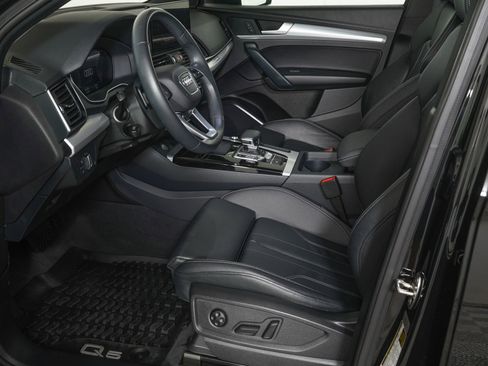 Used 2024 Audi Q5 2.0T Premium w/ Summer of Audi Package AWD/4WD image 13