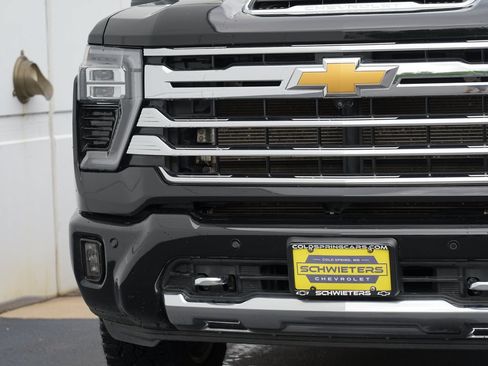 Used 2024 Chevrolet Silverado 3500 High Country w/ High Country Premium Package AWD/4WD image 9