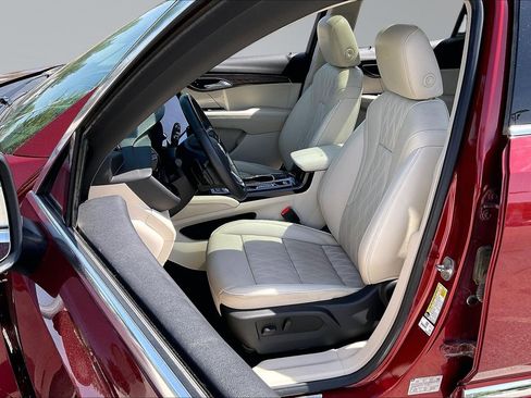 Used 2022 Buick Envision Avenir w/ Technology Package II AWD/4WD image 26