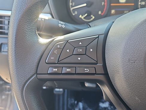 Used 2025 Nissan Altima 2.5 S image 12