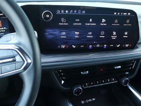 Used 2025 Chevrolet Suburban Z71 image 22