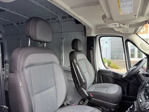 New 2026 RAM ProMaster 2500 w/ Convenience Group FWD image 30