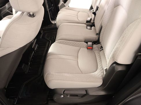 Used 2023 Honda Pilot LX image 11