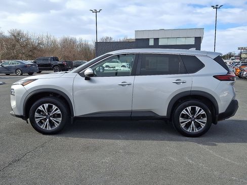 Certified 2022 Nissan Rogue SV image 5
